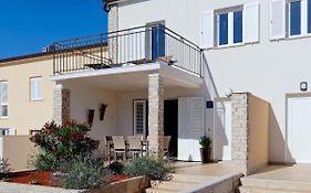 Holiday Home Piccolo Paradiso By Rent Istria